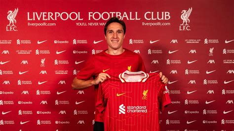 Liverpool complete signing of Federico Chiesa .